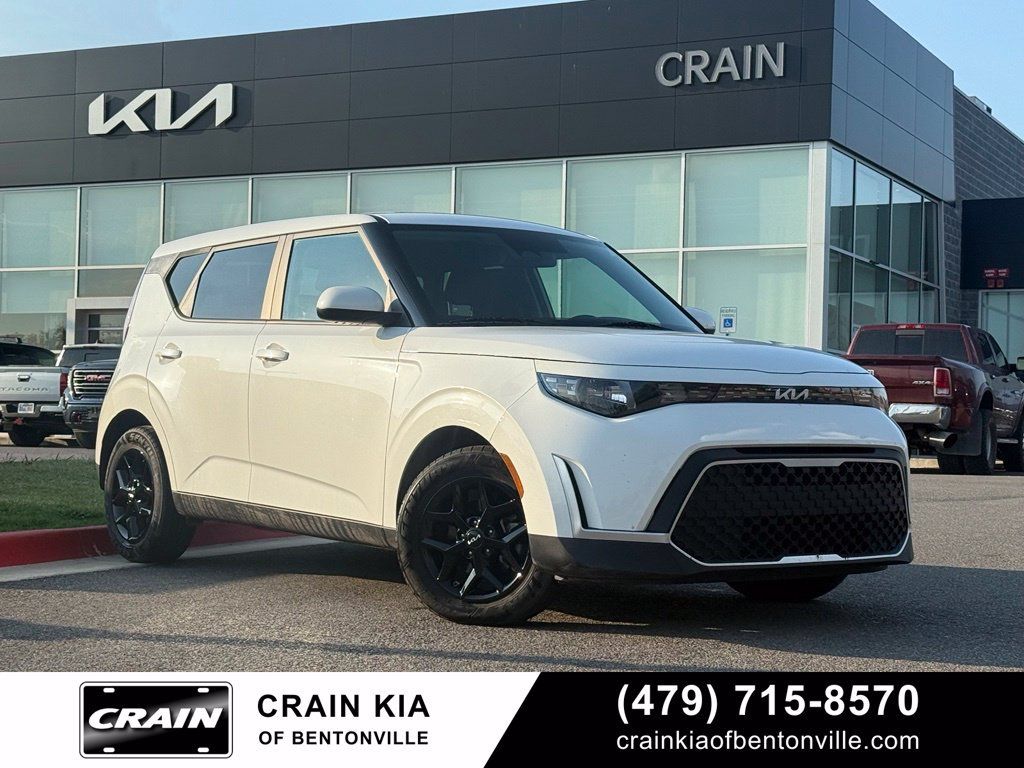 Certified 2024 Kia Soul LX w/ Option Group 015 FWD image 1