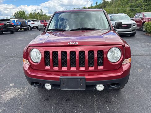 Used 2011 Jeep Patriot Latitude AWD/4WD image 3