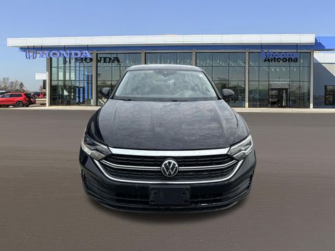 Used 2023 Volkswagen Jetta SE FWD image 7