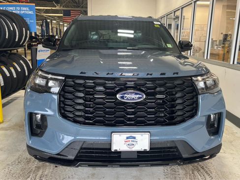 New 2026 Ford Explorer ST-Line image 3
