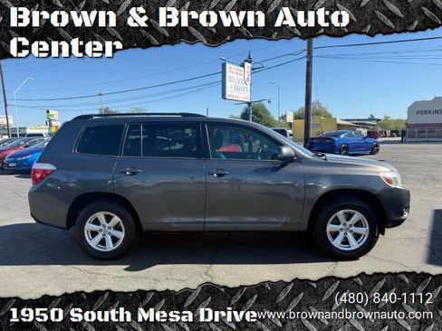 Used 2010 Toyota Highlander Base 4dr SUV image 3