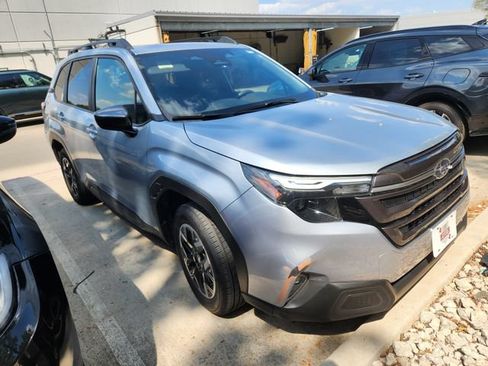 Used 2025 Subaru Forester Premium AWD/4WD image 1