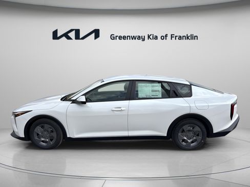 New 2025 Kia K4 LX image 4
