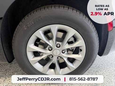 New 2027 Chrysler Pacifica Select AWD/4WD image 34