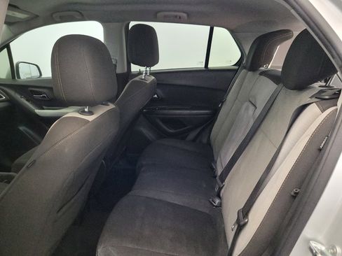 Used 2021 Chevrolet Trax LS w/ Tint and Cruise Package FWD image 18