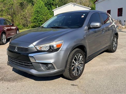 Used 2017 Mitsubishi Outlander Sport ES image 2