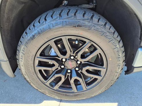 Used 2024 GMC Sierra 1500 Elevation image 8