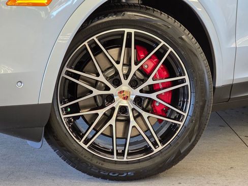 New 2026 Porsche Cayenne S AWD/4WD image 23