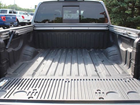 Used 2023 Nissan Titan PRO-4X w/ Pro-4x Convenience Package image 12