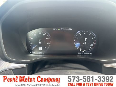 Used 2021 Volvo XC60 T5 R-Design AWD/4WD image 12