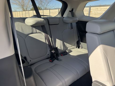 Used 2025 Honda Pilot EX-L image 14