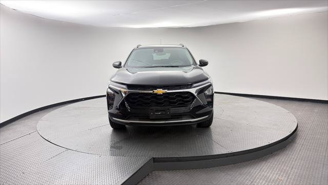 Used 2025 Chevrolet Trax LT w/ LT Convenience Package FWD image 12