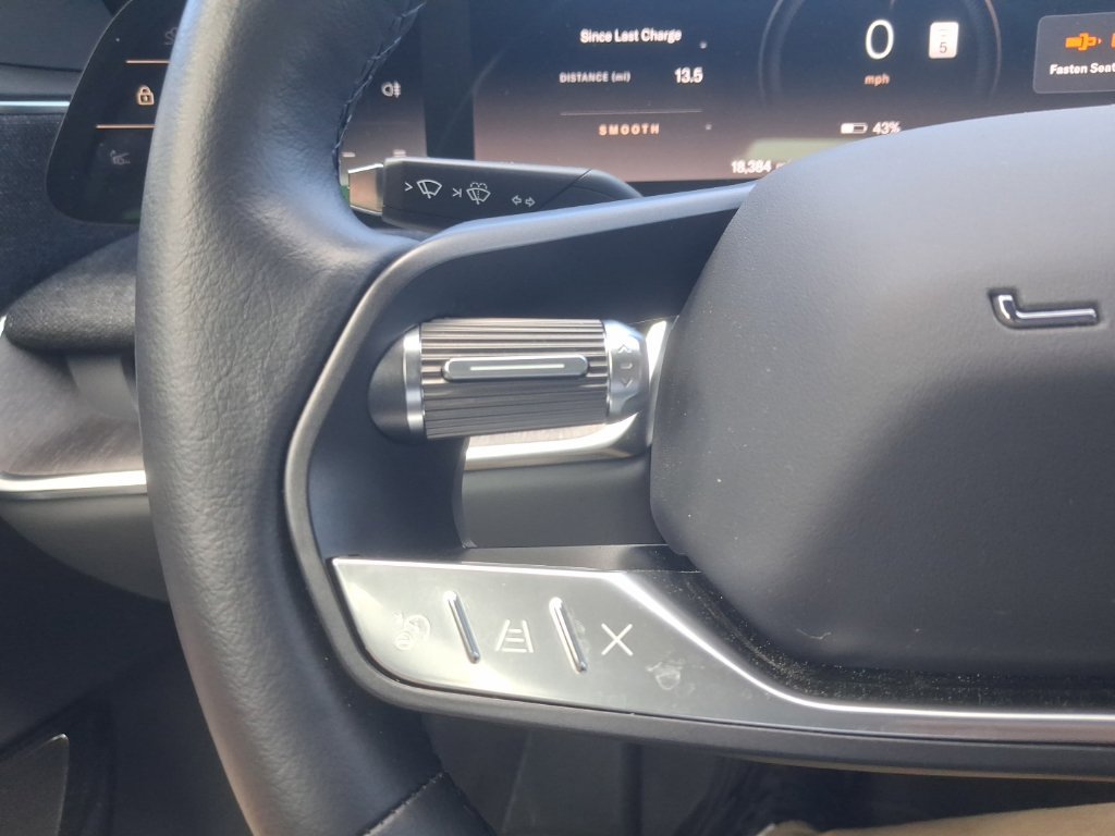 Used 2025 Lucid Air Pure RWD image 29