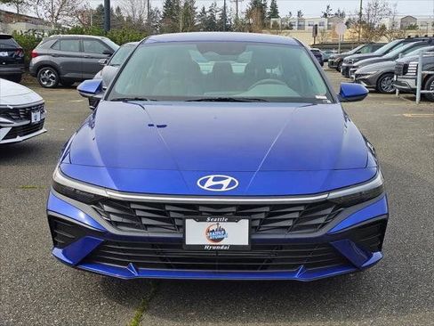 New 2026 Hyundai Elantra SE FWD image 2