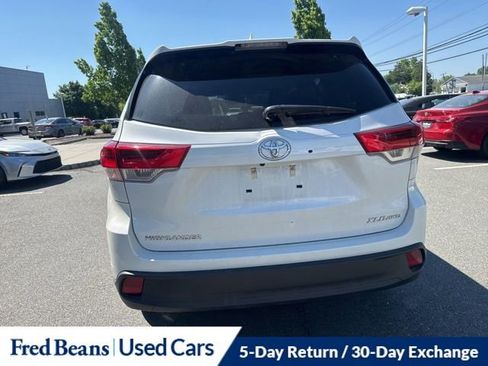 Used 2019 Toyota Highlander XLE AWD/4WD image 10