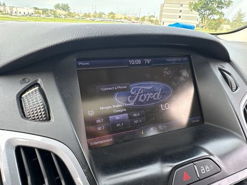 Used 2013 Ford Focus Titanium FWD image 23