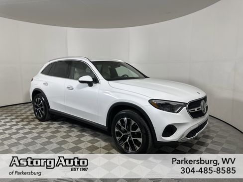 Used 2025 Mercedes-Benz GLC 350e 4MATIC image 1