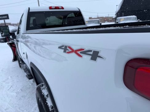 Used 2025 Chevrolet Silverado 3500 W/T image 32