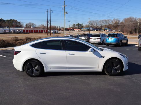 Used 2018 Tesla Model 3 Long Range image 12