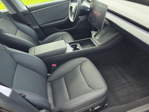 Used 2025 Tesla Model 3 Long Range RWD image 9