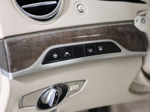 Used 2020 Mercedes-Benz S 560 4MATIC Sedan image 24