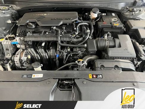 Used 2025 Hyundai Elantra SEL FWD image 11