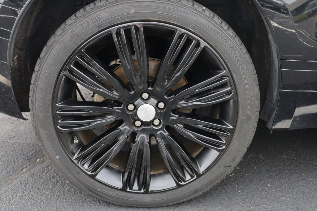 Used 2019 Land Rover Range Rover Velar R-Dynamic SE AWD/4WD image 44