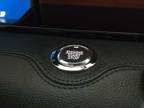 Used 2024 Lincoln Navigator L 4WD image 37