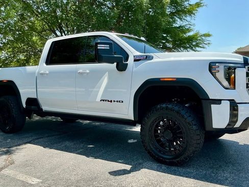 Used 2026 GMC Sierra 2500 AT4 w/ AT4 Premium Plus Package AWD/4WD image 5