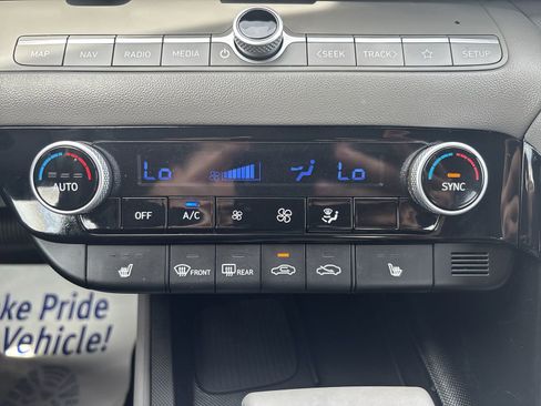 Certified 2025 Hyundai Elantra SEL FWD image 21