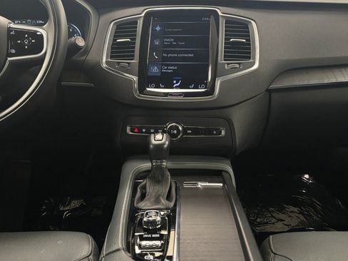 Used 2020 Volvo XC90 T6 Momentum AWD/4WD image 17