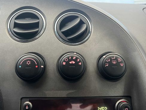 Used 2008 Pontiac Solstice GXP w/ Premium Package image 4