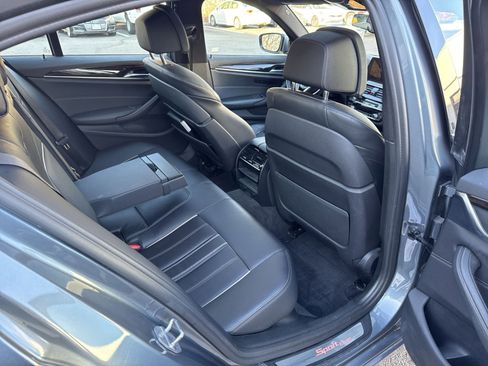 Used 2018 BMW 530i xDrive image 32