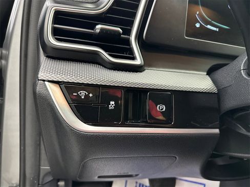 Used 2023 Kia Sportage LX image 30