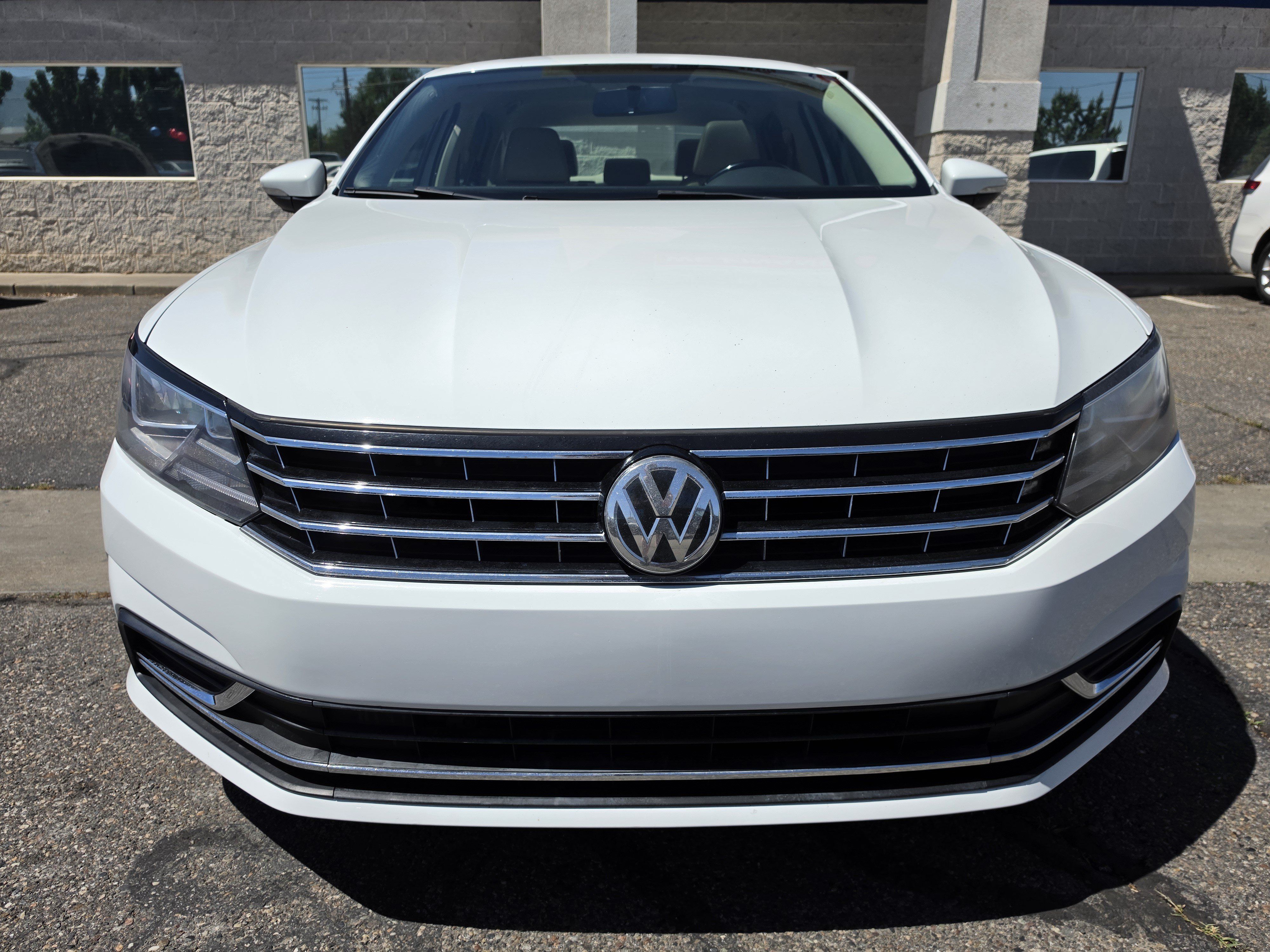 Used 2019 Volkswagen Passat 2.0T Wolfsburg w/ Wheels & Sunroof Package FWD image 8