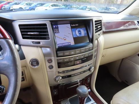 Used 2013 Lexus LX 570 4WD image 29