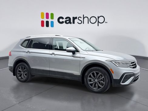 Used 2022 Volkswagen Tiguan SE w/ Panoramic Sunroof Package image 7