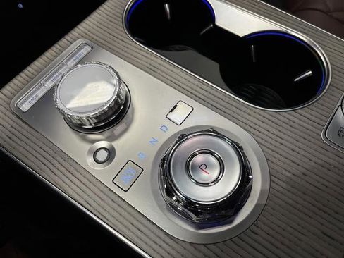 Used 2025 Genesis GV80 3.5T Prestige image 23