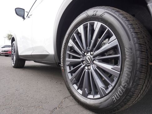 Used 2026 Nissan Pathfinder SL w/ SL Premium Package image 6