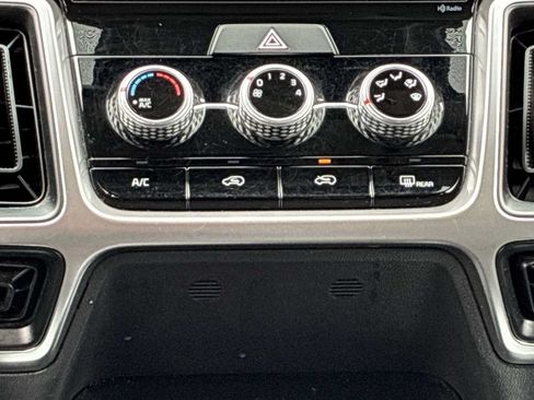 Used 2022 Kia Sorento LX AWD/4WD image 16