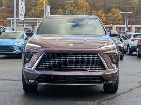 New 2026 Buick Enclave Avenir w/ Super Cruise Package image 2