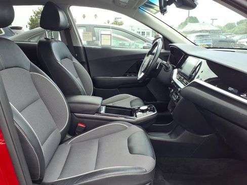 Certified 2022 Kia Niro EX FWD image 10