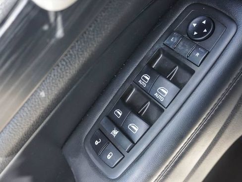 Used 2021 Jeep Grand Cherokee Laredo RWD image 9