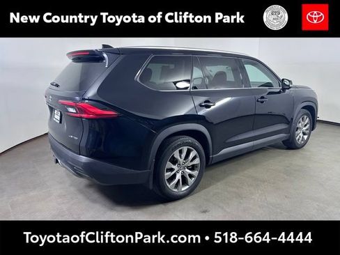Used 2024 Toyota Grand Highlander AWD image 3