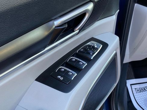 Used 2025 Kia Telluride S FWD image 11