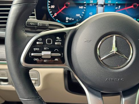 Used 2023 Mercedes-Benz GLS 450 4MATIC image 23