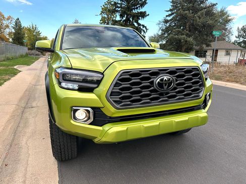 Used 2023 Toyota Tacoma TRD Off-Road image 7