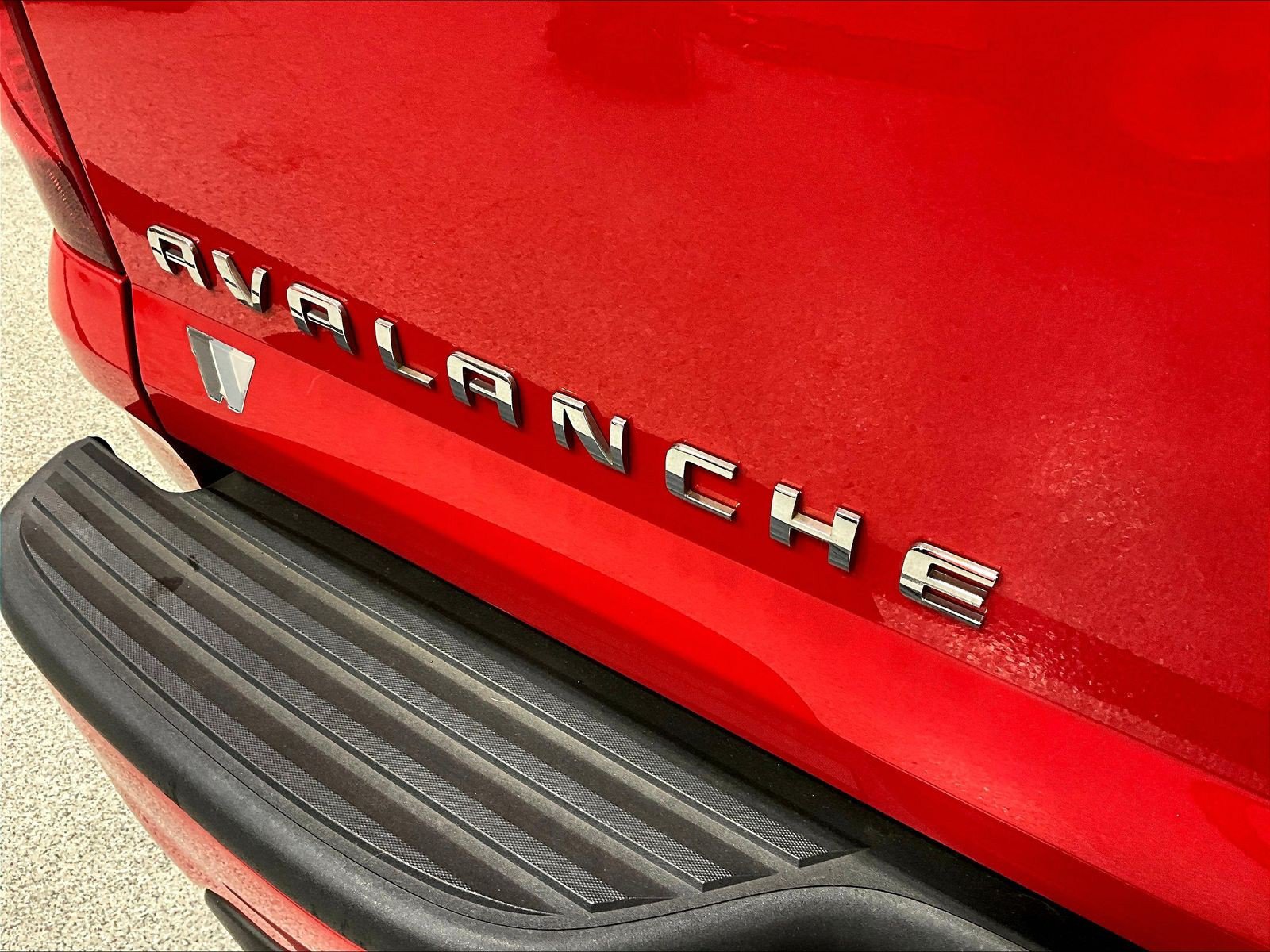 Used 2011 Chevrolet Avalanche LS RWD image 25