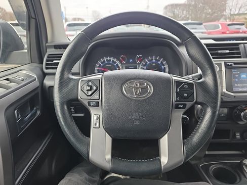 Used 2016 Toyota 4Runner SR5 image 14