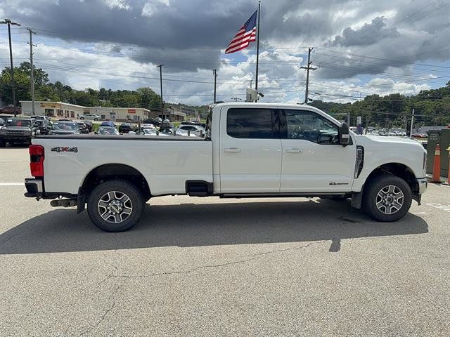 Used 2024 Ford F350 Lariat w/ Lariat Ultimate Package AWD/4WD image 3